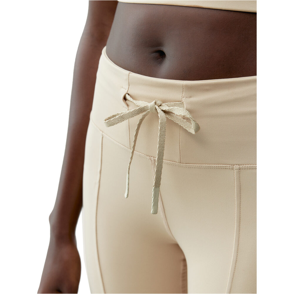 Born Living Yoga Pantalon Largo Yoga Legging Esme vista detalle