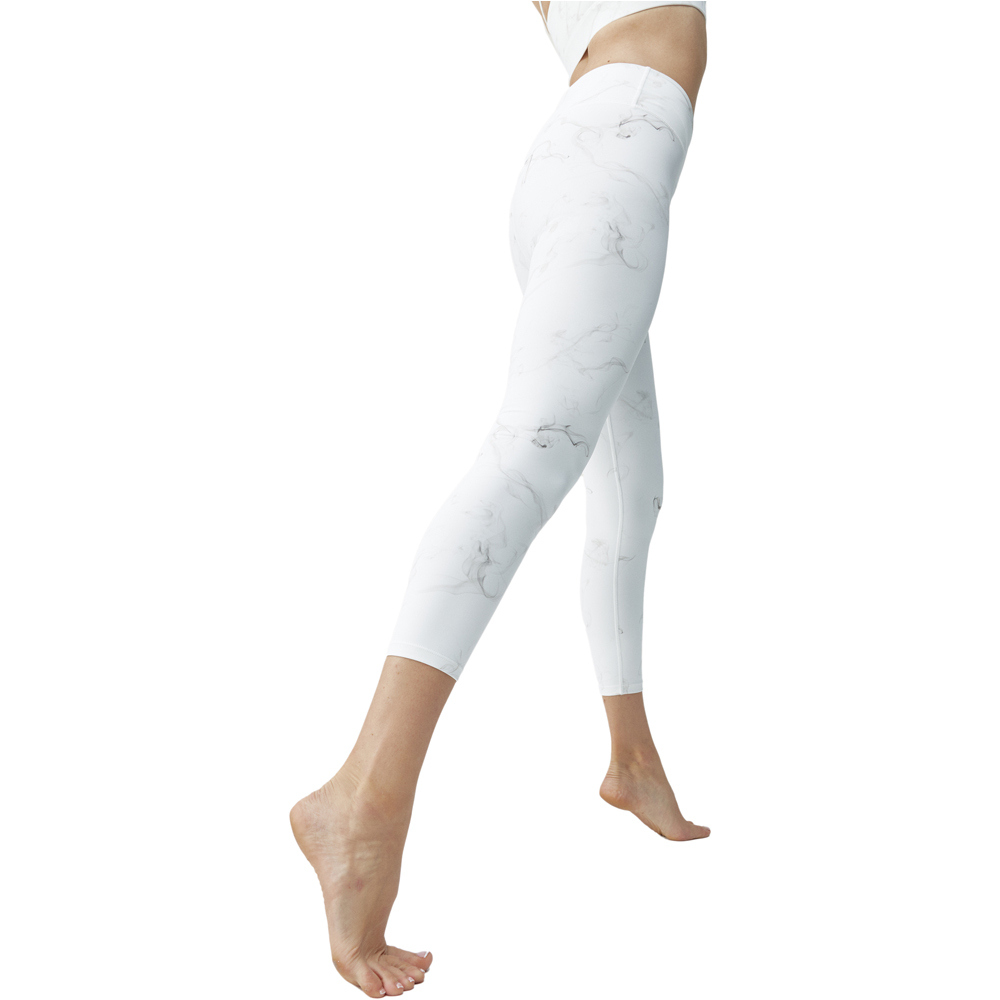 Born Living Yoga Pantalon Largo Yoga Legging Helio vista trasera