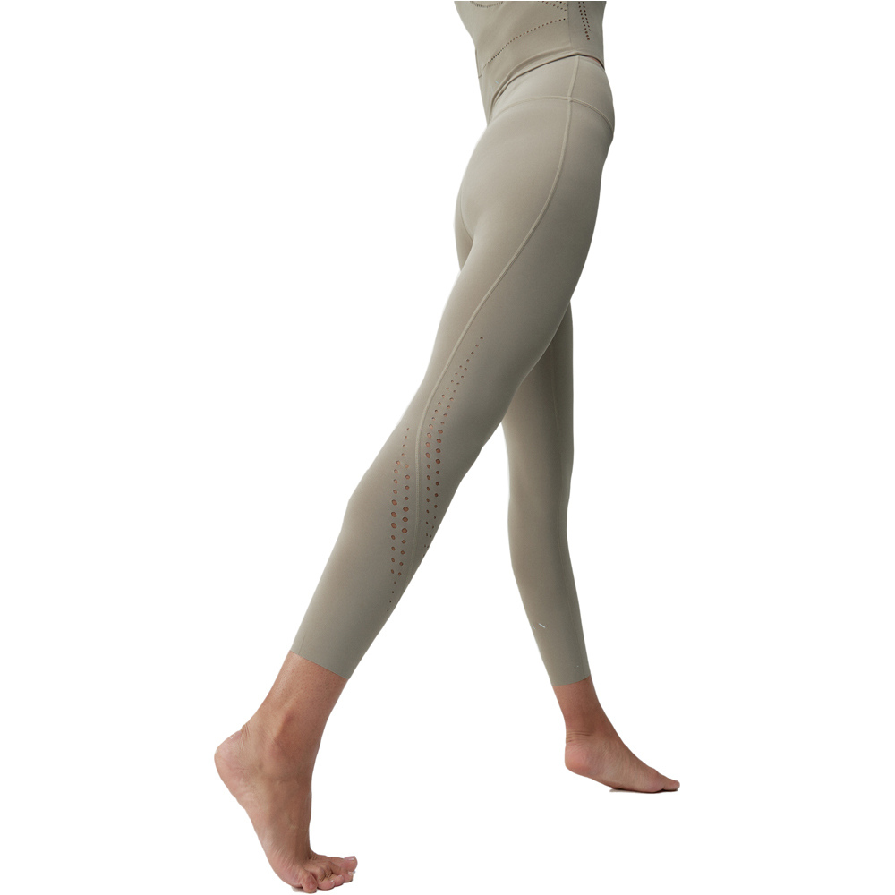 Born Living Yoga Pantalon Largo Yoga Legging Zenda vista trasera