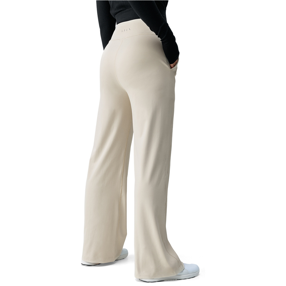 Born Living Yoga Pantalon Largo Yoga Lua Polo vista trasera