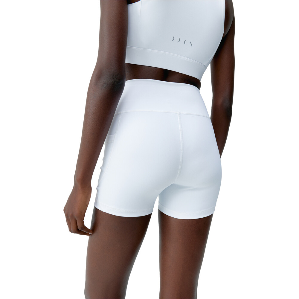 Born Living Yoga pantalones yoga Short Eider vista trasera