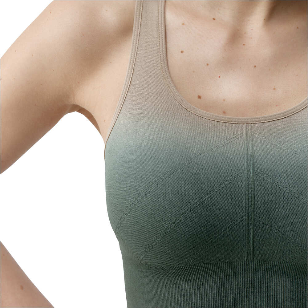 Born Living Yoga Sujetador Yoga Dione vista detalle