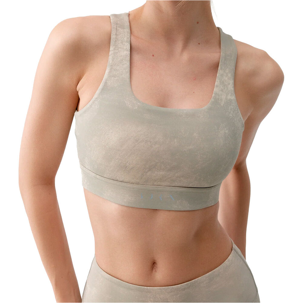 Born Living Yoga Sujetador Yoga Top Alaya vista frontal