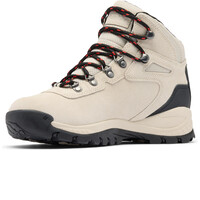 Columbia bota trekking mujer NEWTON RIDGE PLUS WATERPROOF AMPED vista trasera