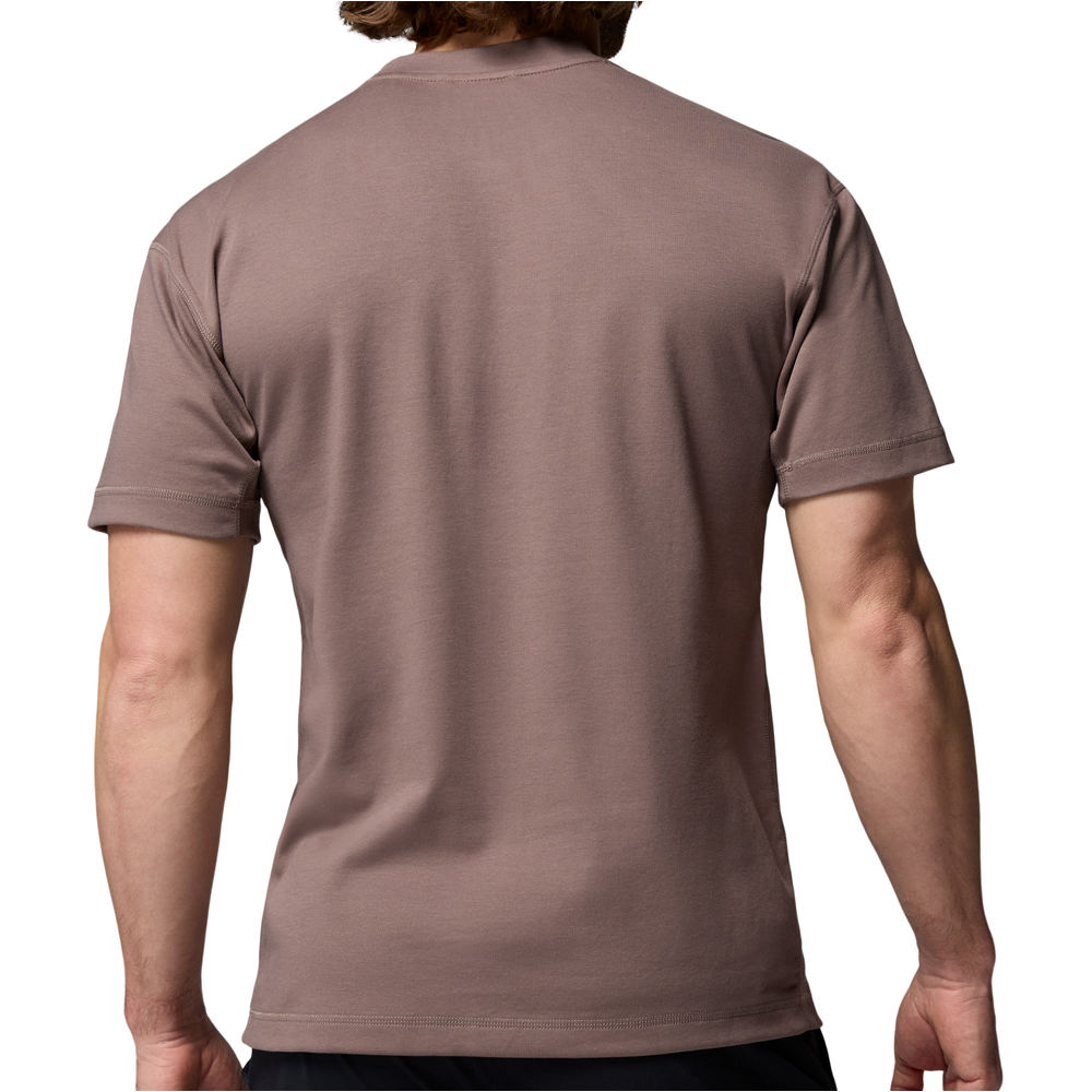 Columbia camiseta montaña manga corta hombre Echo Passage SS Crew vista trasera