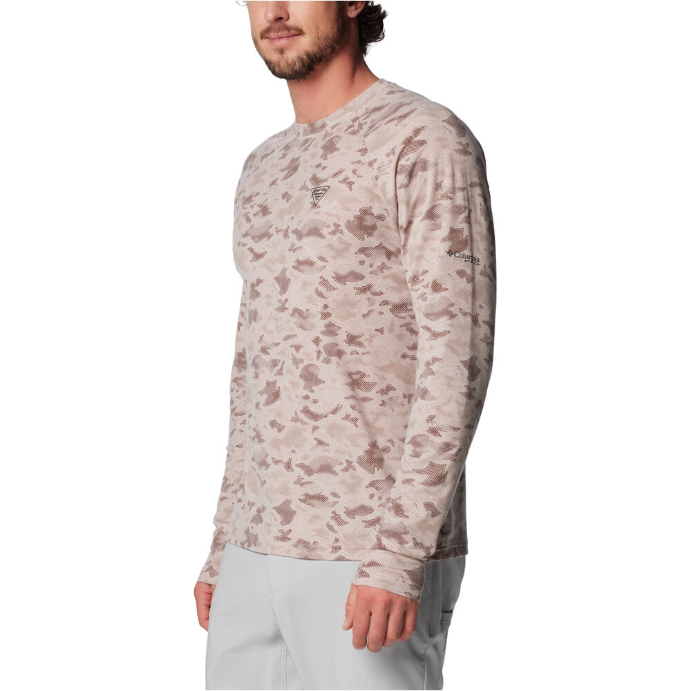 Columbia camiseta montaña manga larga hombre PFG Uncharted Long Sleeve vista detalle