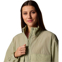 Columbia chaqueta softshell mujer Paracutie Cropped Cargo Windbreaker 03