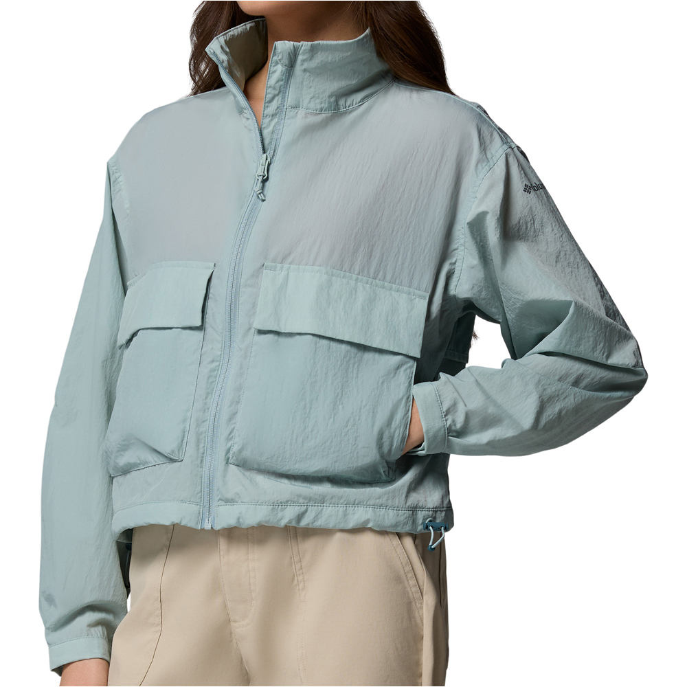 Columbia chaqueta softshell mujer Paracutie Cropped Cargo Windbreaker 03