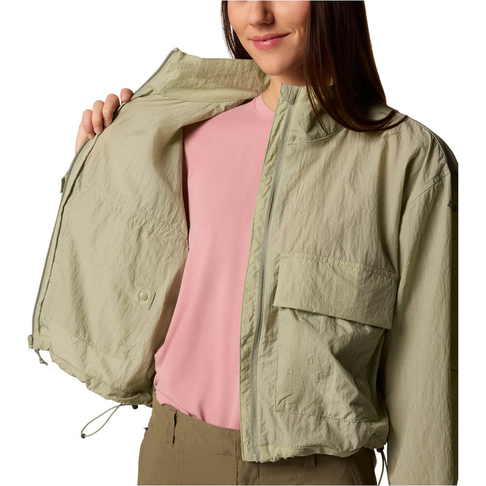Columbia chaqueta softshell mujer Paracutie Cropped Cargo Windbreaker 04