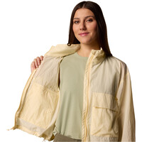 Columbia chaqueta softshell mujer Paracutie Cropped Cargo Windbreaker 04