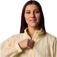 Columbia chaqueta softshell mujer Paracutie Cropped Cargo Windbreaker 05