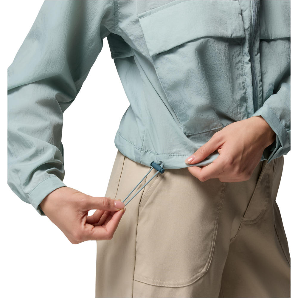 Columbia chaqueta softshell mujer Paracutie Cropped Cargo Windbreaker 05