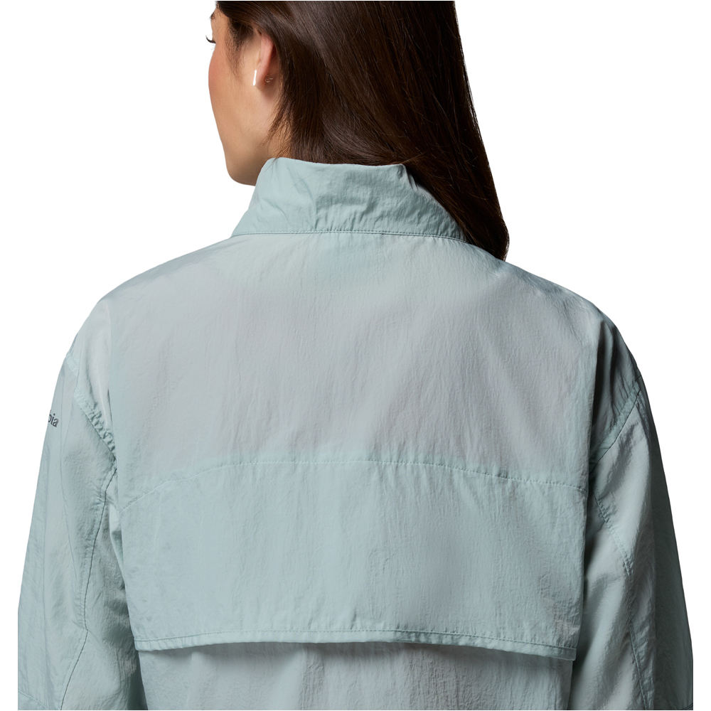 Columbia chaqueta softshell mujer Paracutie Cropped Cargo Windbreaker 06