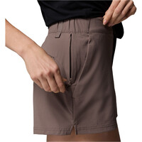 Columbia pantalón corto montaña mujer Shale Ridge Short 04