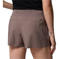 Columbia pantalón corto montaña mujer Stealth Spring Short 04