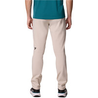 Columbia pantalón montaña hombre Titan Pass Pant II vista trasera