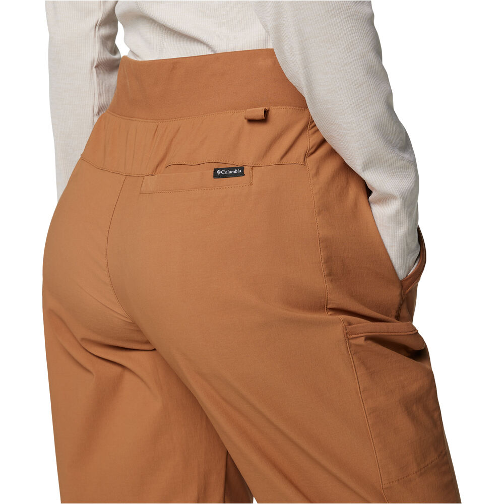 Columbia pantalón montaña mujer Leslie Falls Jogger II 04