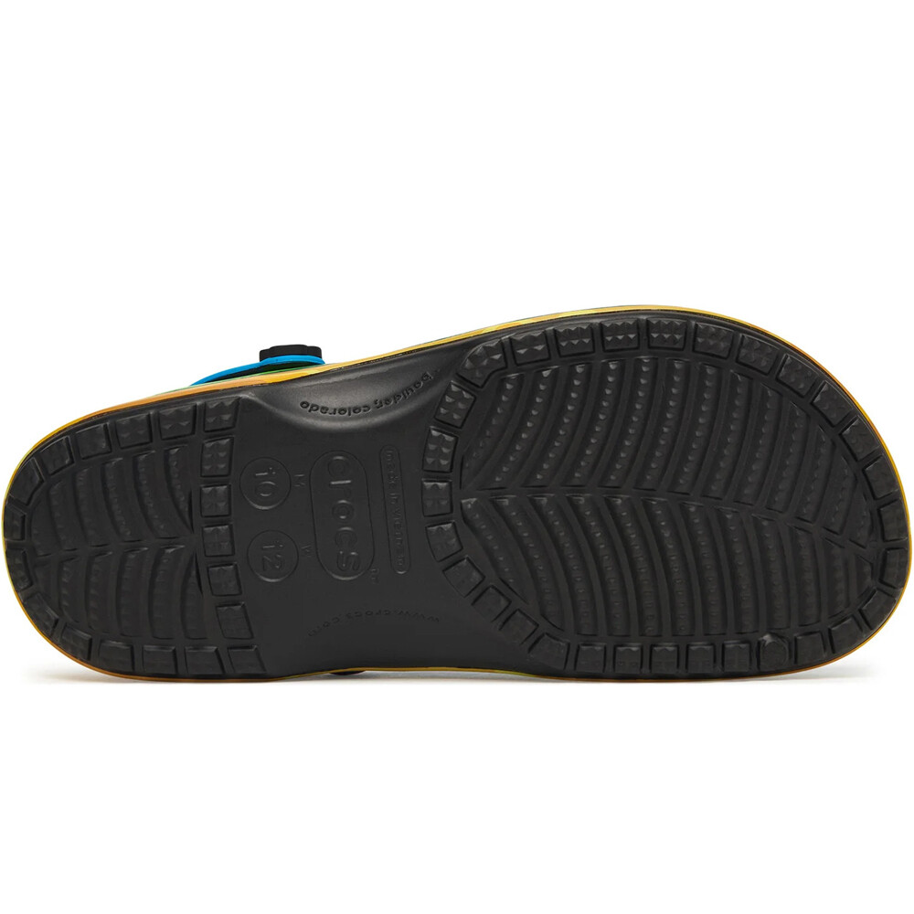 Crocs zueco hombre Super Mario Core Classic Clog U vista trasera