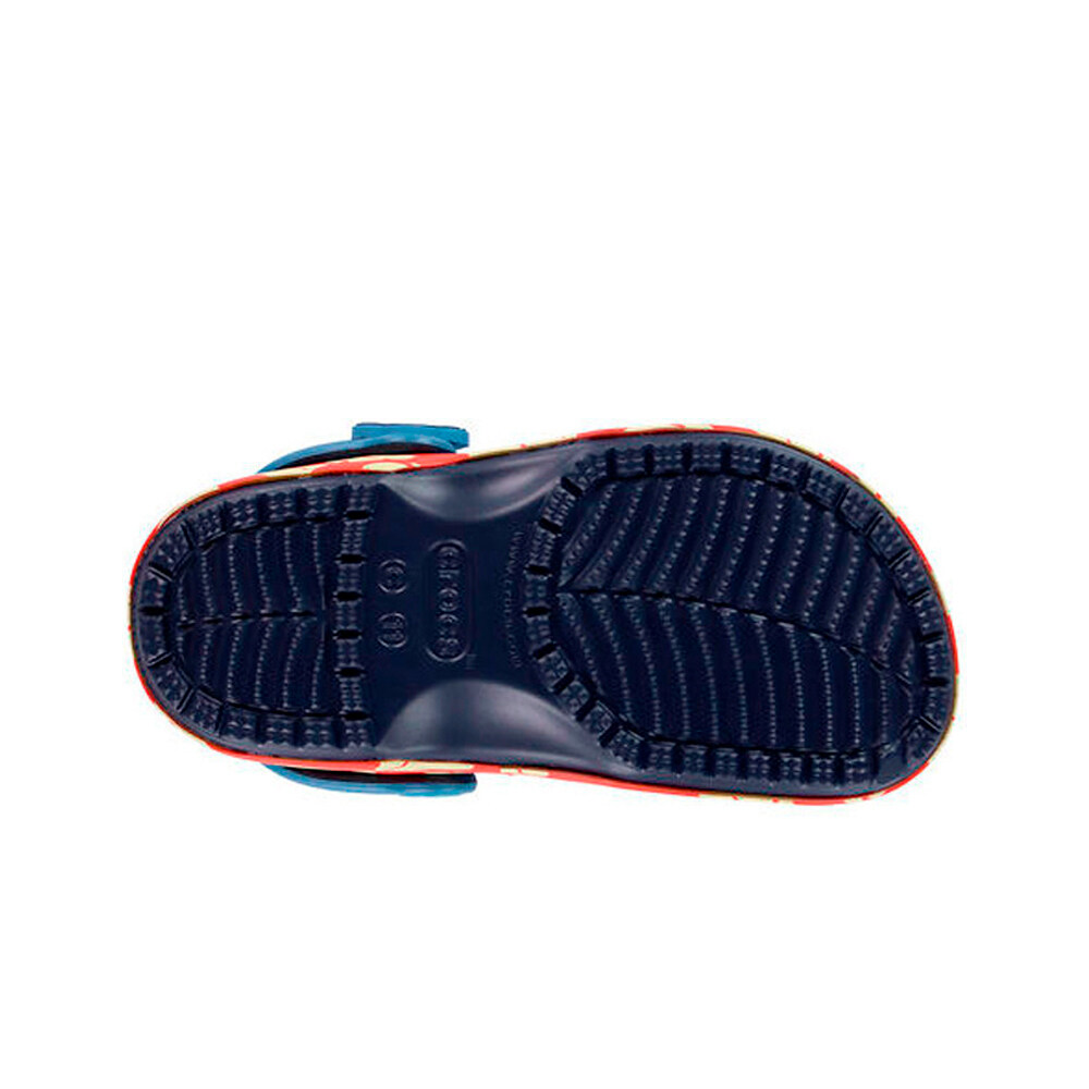 Crocs zueco niño Stitch Multi Classic Clog K puntera