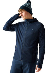 AZ