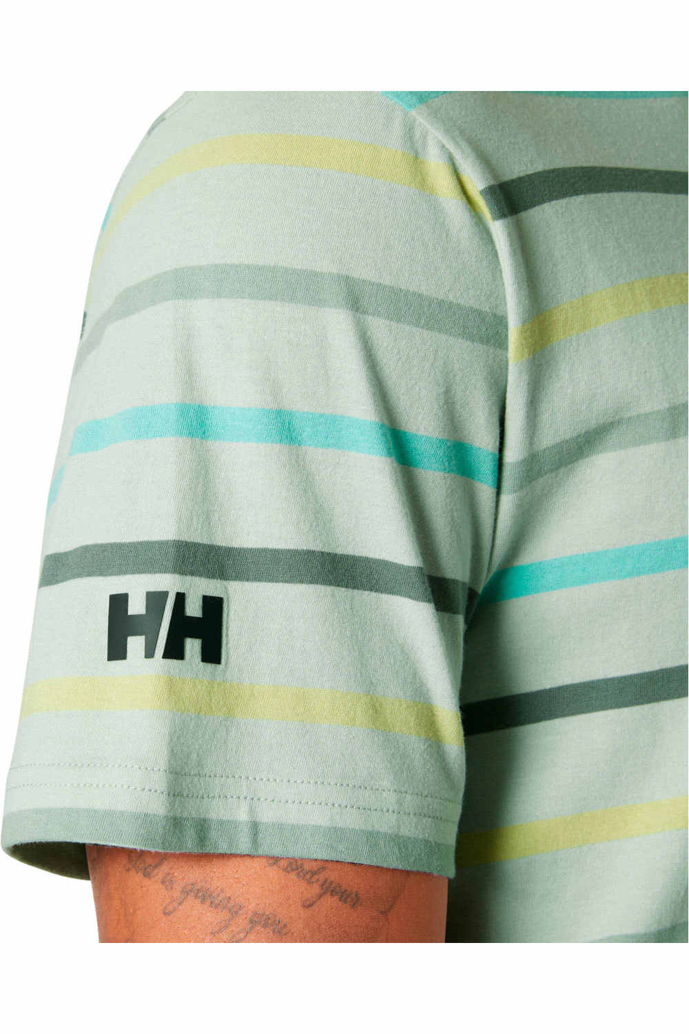 Helly Hansen camiseta montaña manga corta hombre NEWPORT T-SHIRT 2.0 vista detalle