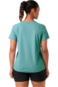 Helly Hansen camiseta montaña manga corta mujer W TRAIL SS T-SHIRT vista trasera