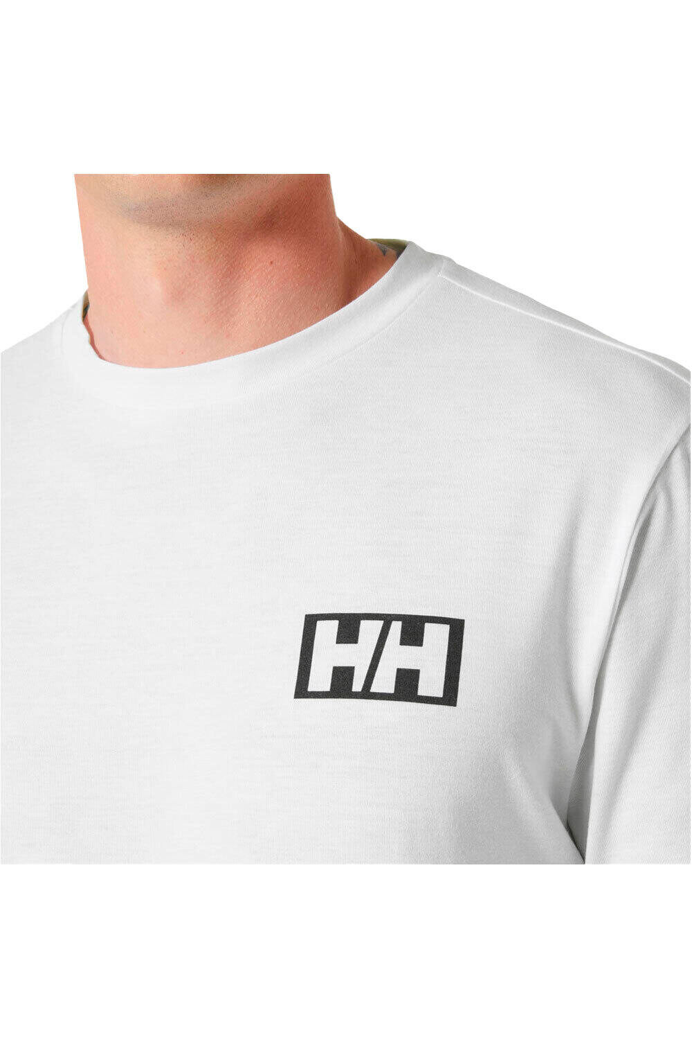 Helly Hansen camiseta montaña manga larga hombre SKOG GRAPHIC LS TEE vista detalle