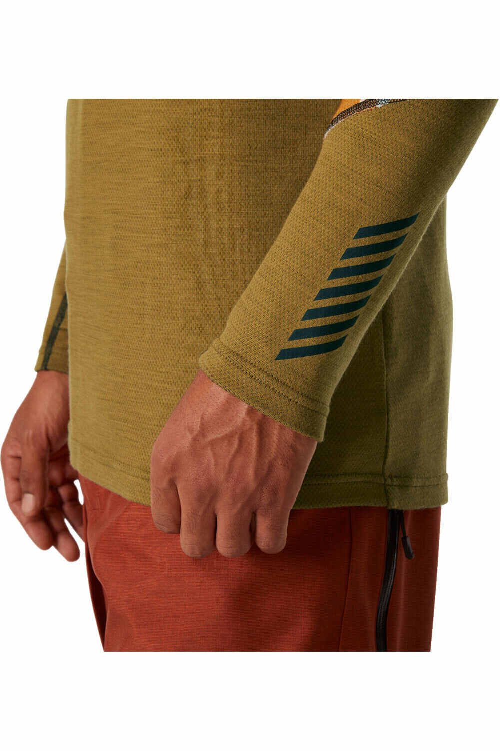 Helly Hansen camiseta térmica manga larga hombre LIFA MERINO MIDW BLC HOODIE vista detalle