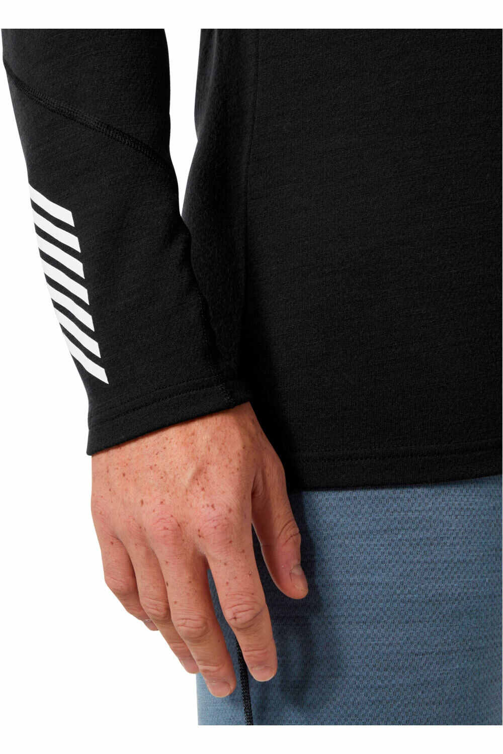 Helly Hansen camiseta térmica manga larga hombre LIFA MERINO MIDW LOGO vista detalle