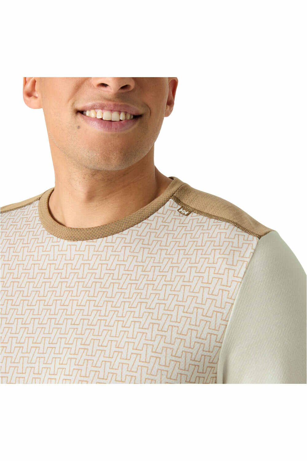 Helly Hansen camiseta térmica manga larga hombre LIFA MERINO MIDWEIGHT CREW vista detalle
