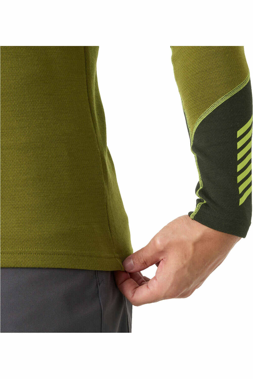 Helly Hansen camiseta térmica manga larga hombre LIFA MERINO MIDWEIGHT CREW vista detalle