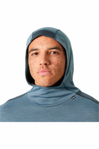 Helly Hansen camiseta térmica manga larga hombre LIFA MERINO MIDWEIGHT HOODIE vista detalle