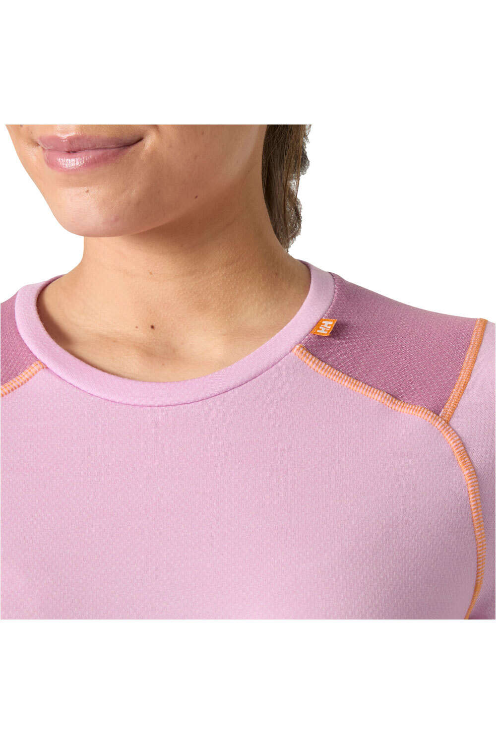 Helly Hansen camiseta térmica manga larga mujer W LIFA MERINO MIDWEIGHT CREW vista detalle
