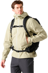 Helly Hansen chaqueta impermeable hombre VERGLAS INFINITY SHELL JKT 2.0 vista detalle