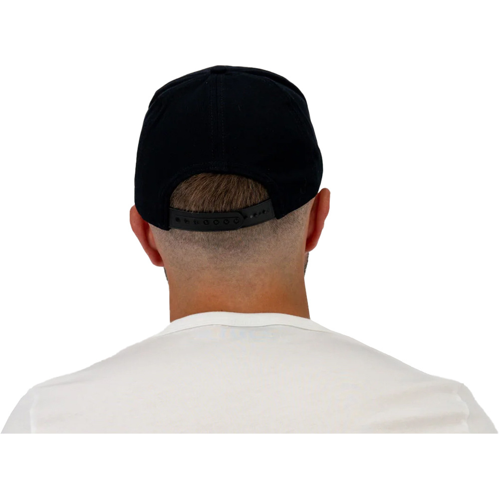 Le Coq Sportif visera lona N2 PRESENTATION CAP 01