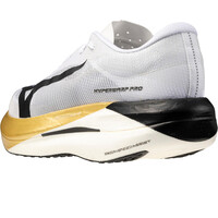 Mizuno zapatilla running hombre HYPERWARP PRO vista trasera
