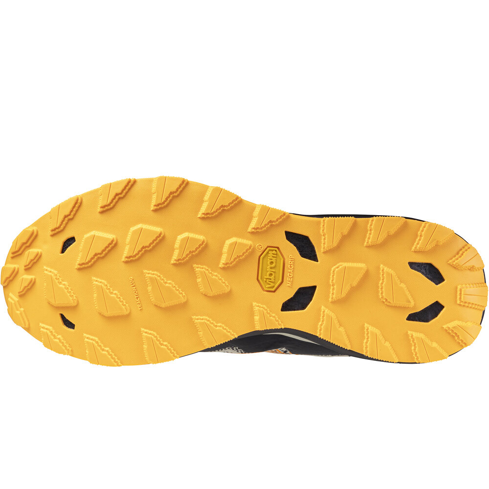 Mizuno zapatillas trail hombre WAVE DAICHI 9 vista trasera