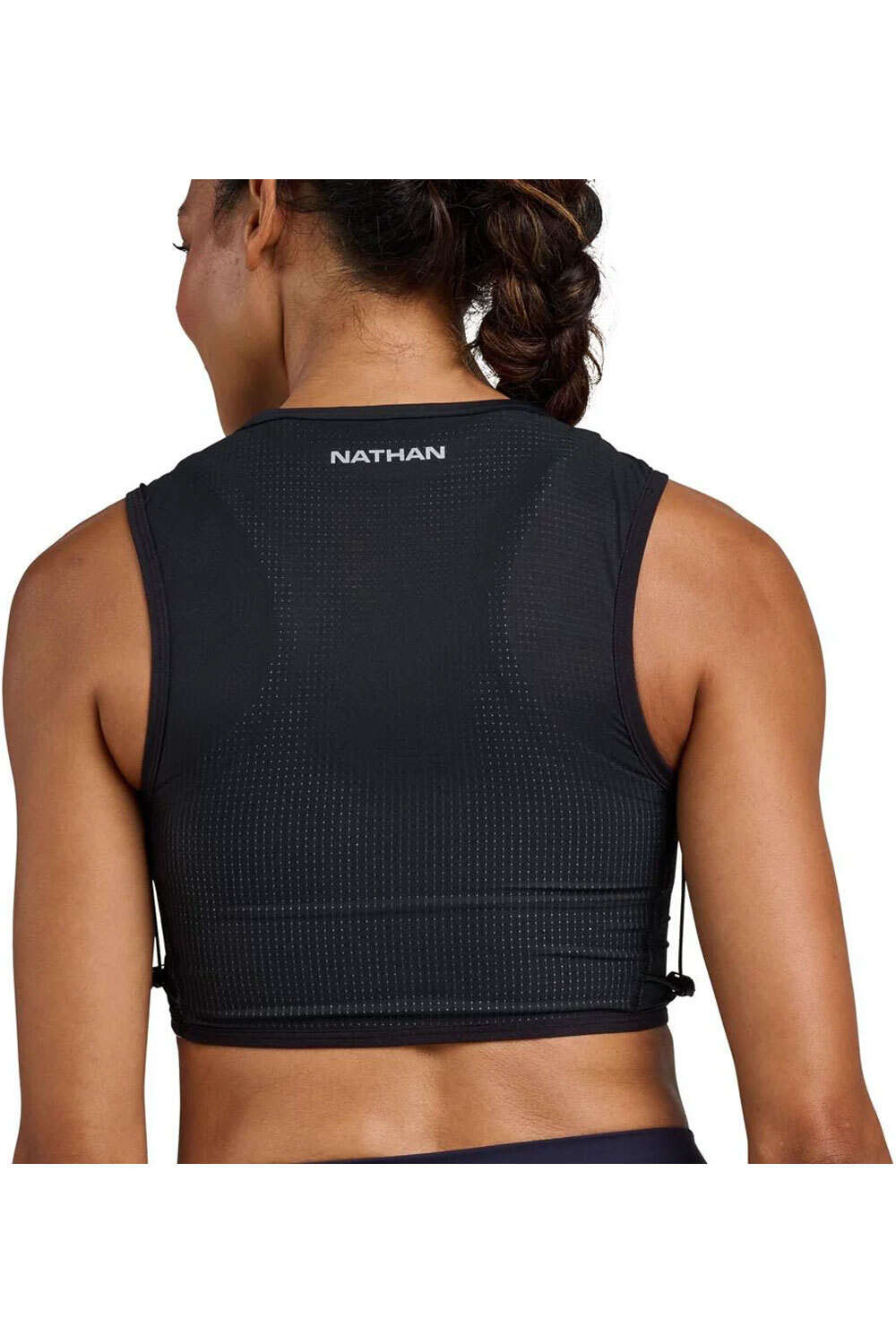 Nathan varios running Wm's AeroZip 1L 01