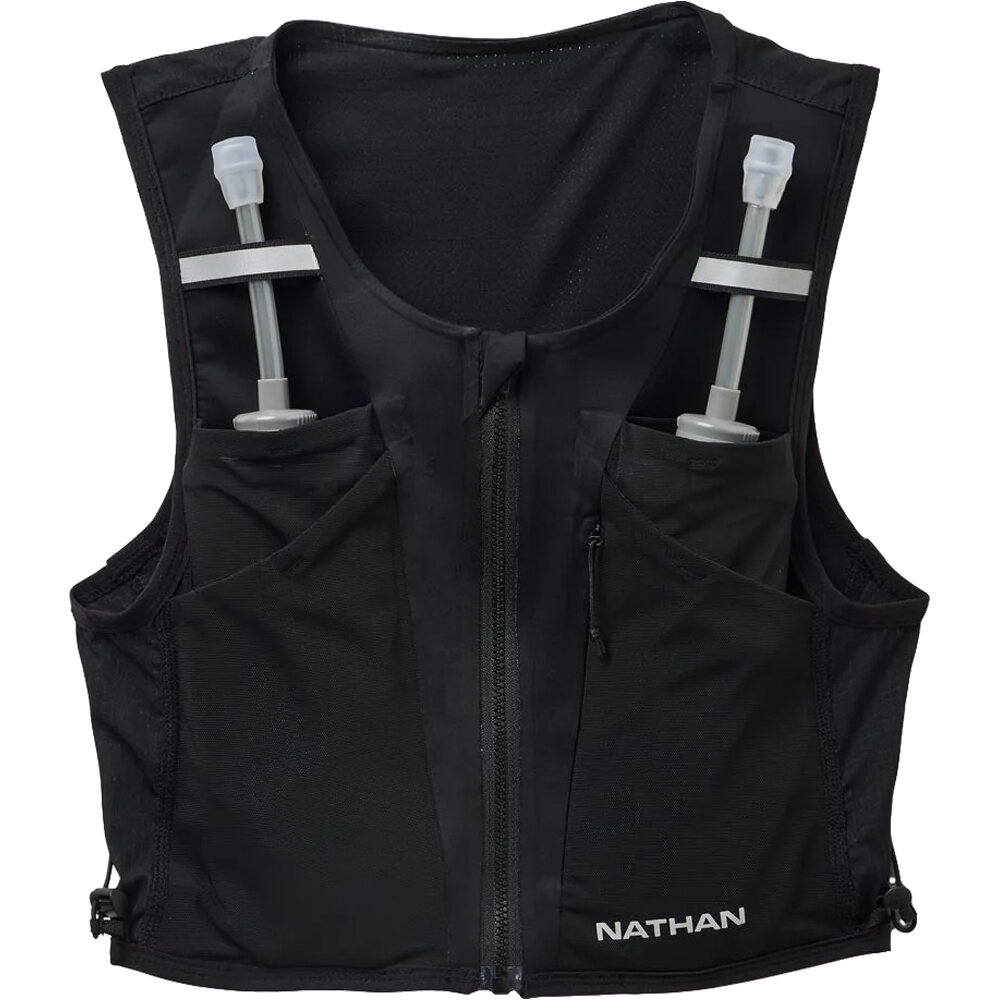 Nathan varios running Wm's AeroZip 1L 02