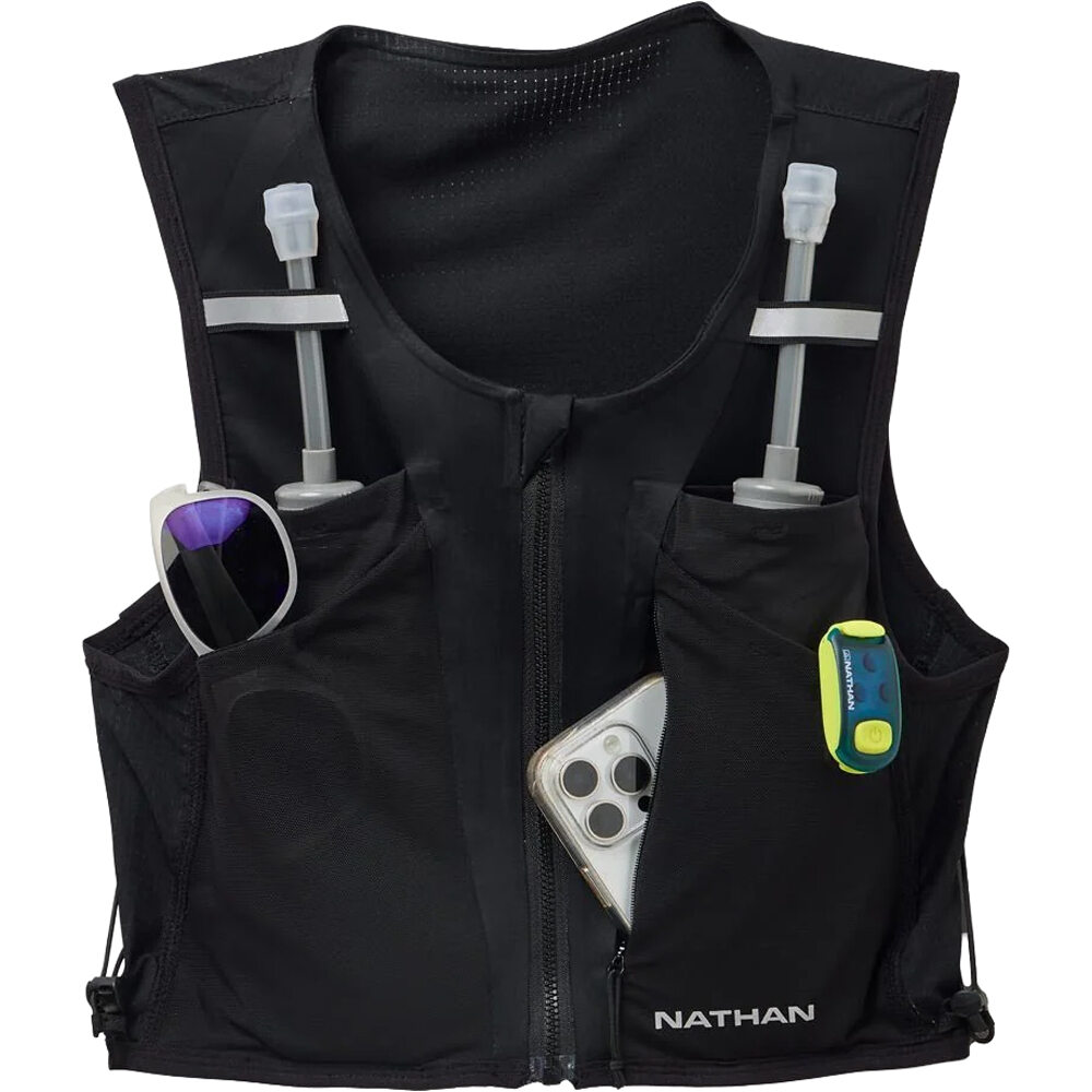 Nathan varios running Wm's AeroZip 1L 04