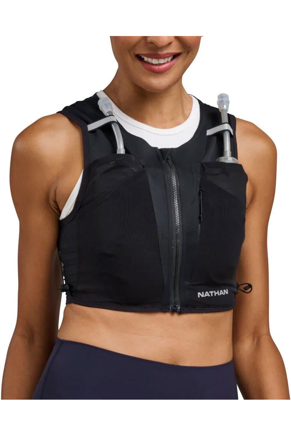 Nathan varios running Wm's AeroZip 1L vista frontal