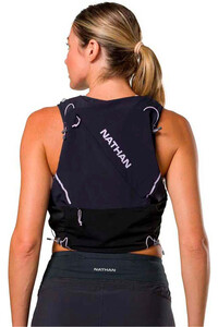 Nathan varios running Wm's Pinnacle 2.0 12L 01