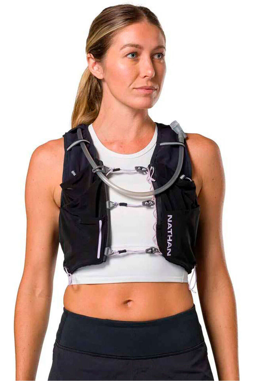 Nathan varios running Wm's Pinnacle 2.0 12L vista frontal