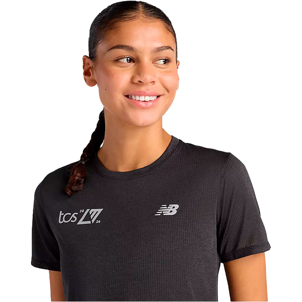 New Balance camiseta entrenamiento manga corta mujer London Edition Athletics T-Shirt 03