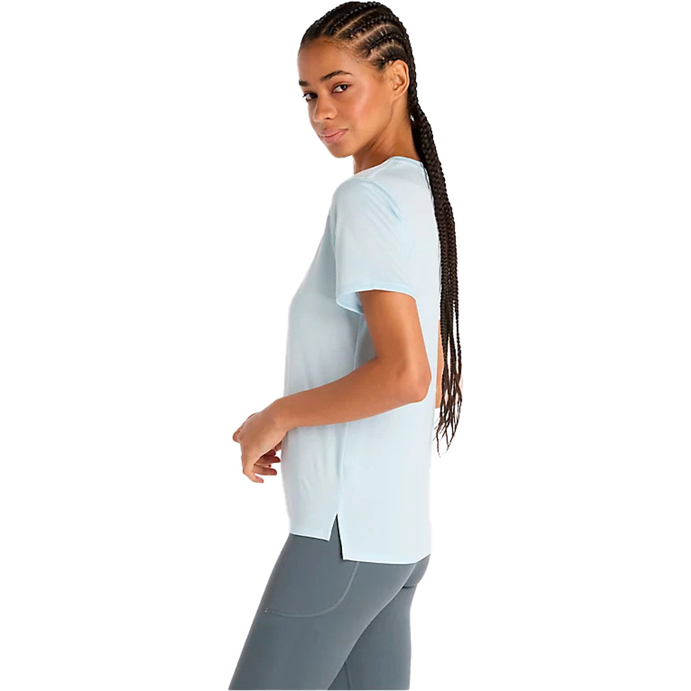 New Balance camiseta entrenamiento manga corta mujer Sport Essentials T-Shirt vista detalle