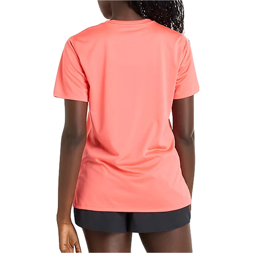 New Balance camiseta entrenamiento manga corta mujer Sport Essentials T-Shirt vista trasera