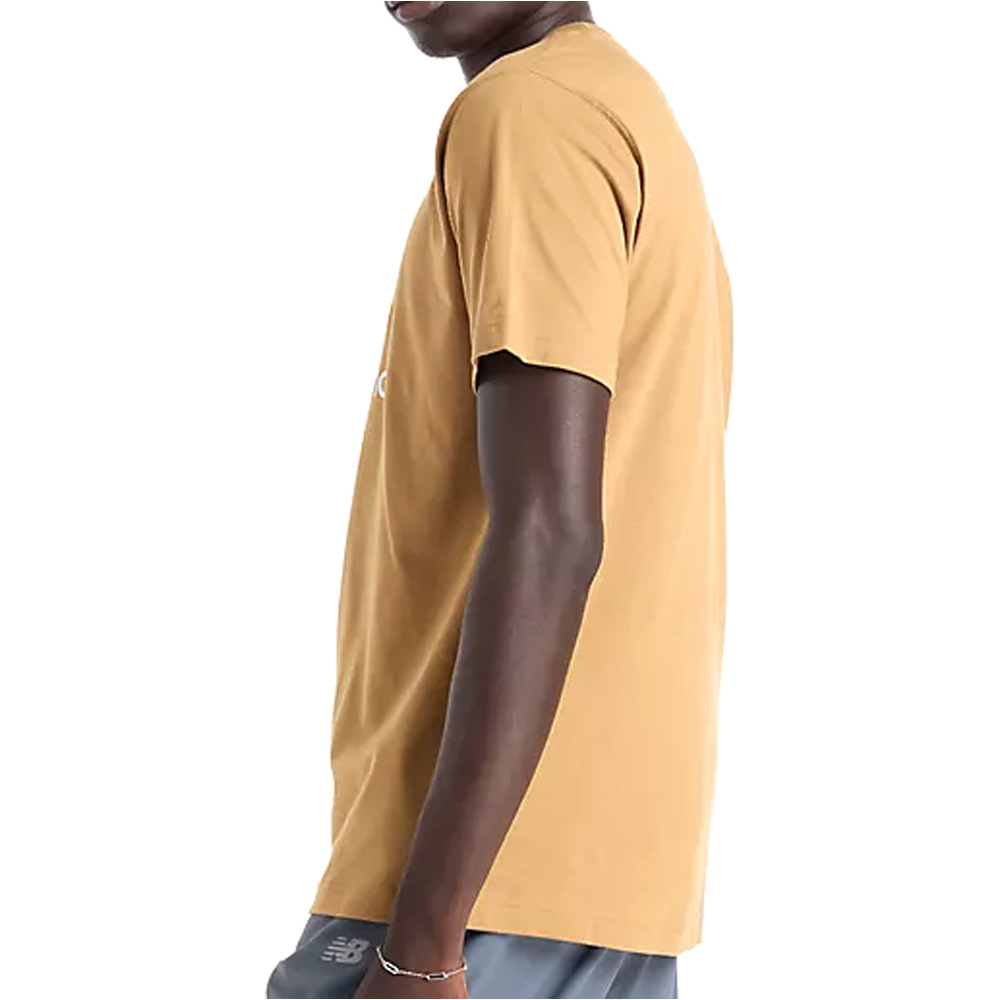 New Balance camiseta manga corta hombre Sport Essentials Logo T-Shirt vista detalle