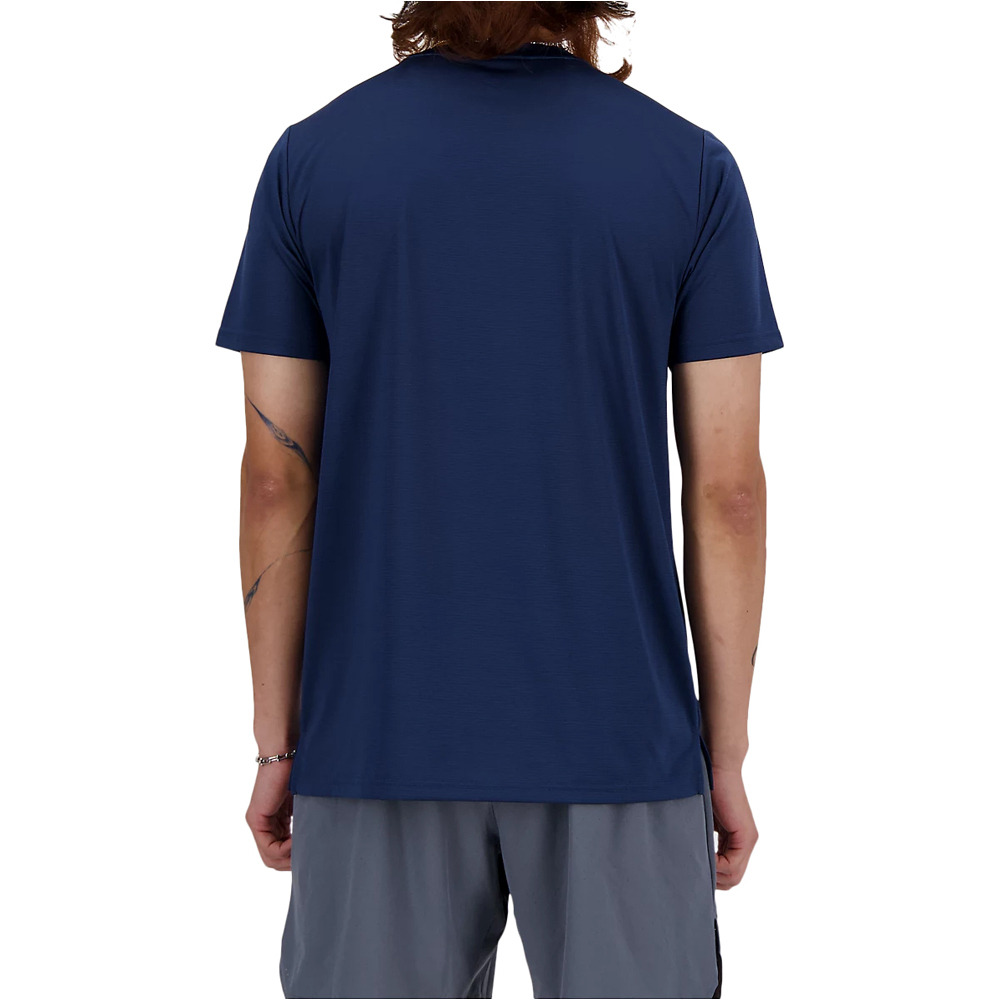 New Balance camiseta técnica manga corta hombre Sport Essentials T-Shirt vista trasera