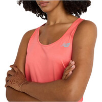 New Balance camiseta técnica tirantes mujer Sport Essentials Tank 03