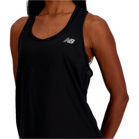 New Balance camiseta técnica tirantes mujer Sport Essentials Tank 03